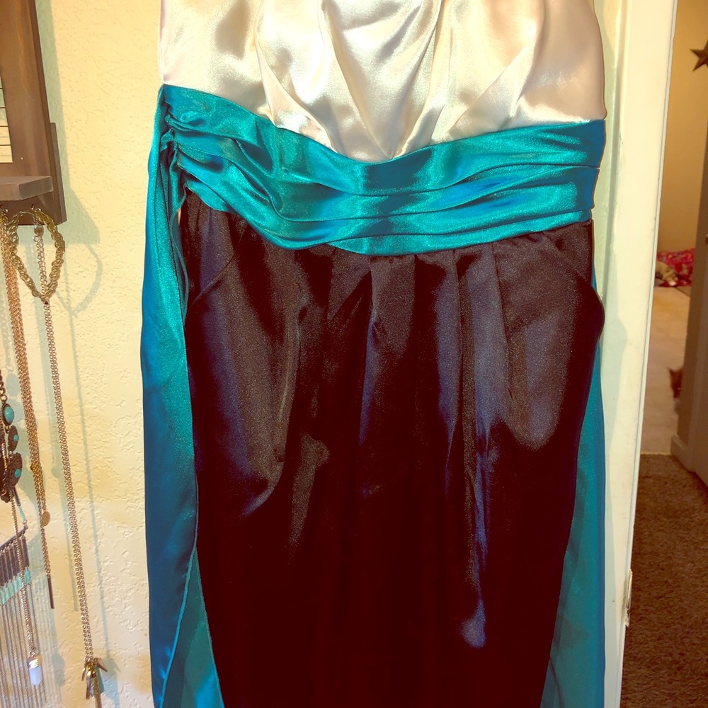 Dress, above knee. Size 13 with pockets.